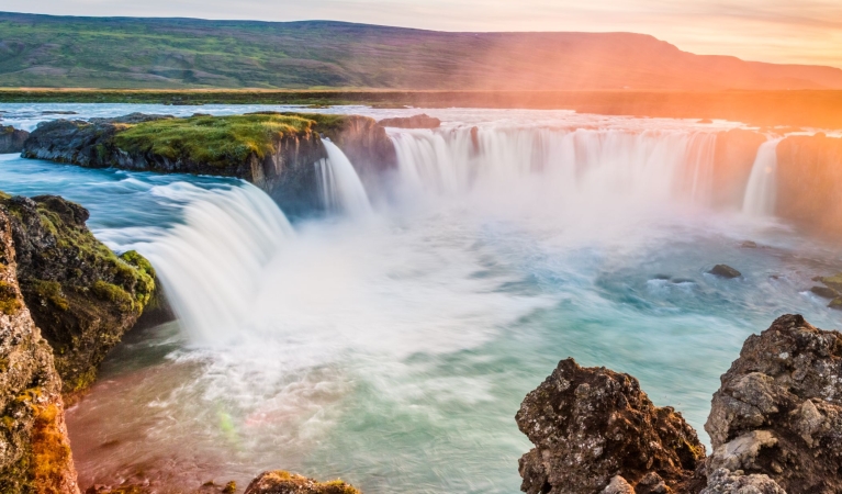 Iceland: Land of the Midnight Sun